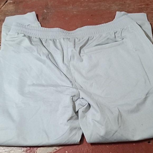 Men's Under Armour sweatpants. Grey.  XXL. Banded ankles. Tie/elastic waist. NWT - Picture 5 of 5